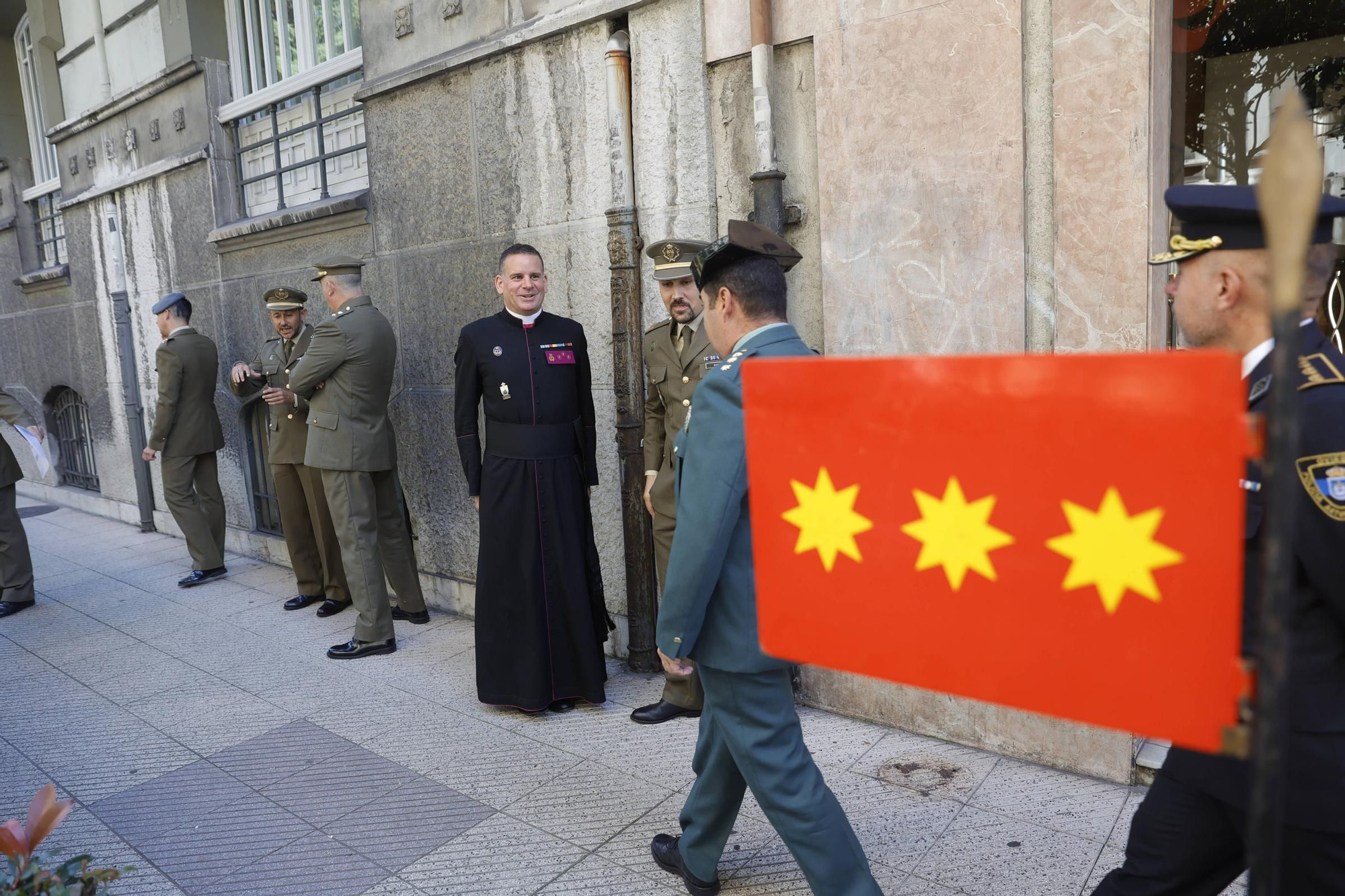 Parada militar en Oviedo para homenajear al Cabo Noval