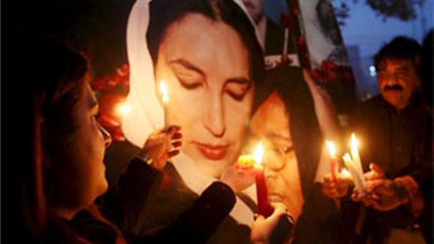 Pelea entre Bollywood y Hollywood por hacer una película sobre Benazir Bhutto