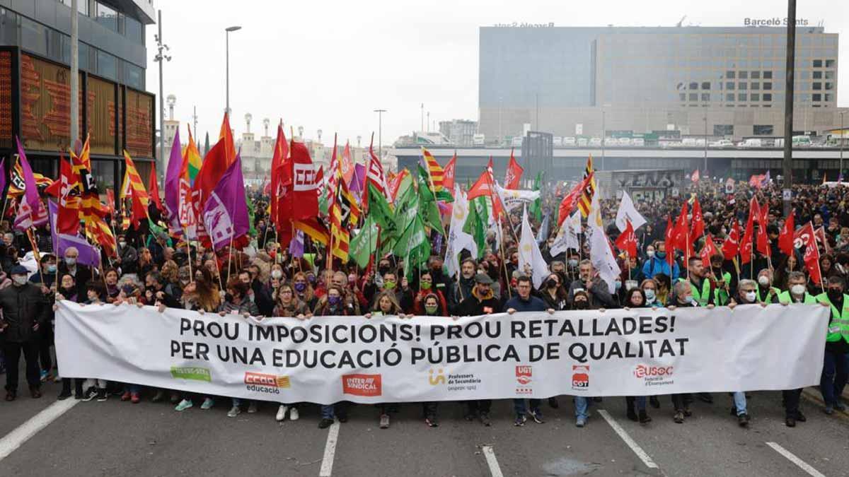 Empieza la manifestación de profesores en Barcelona en el segundo día de huelga