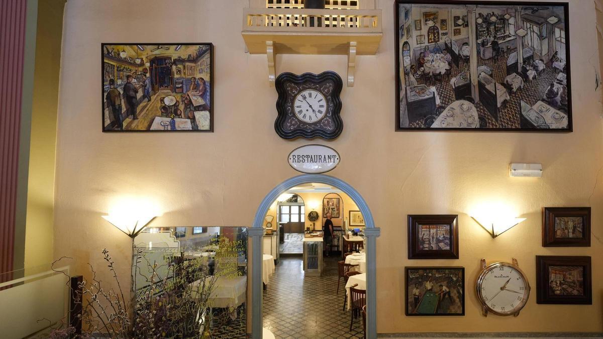 El acceso al comedor interior del restaurante Bonanova.
