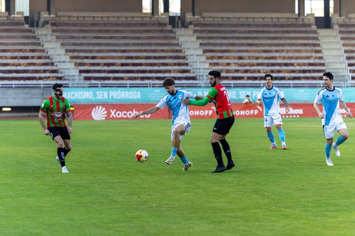 El Compostela cede un empate ante el Racing Villalbés en San Lázaro