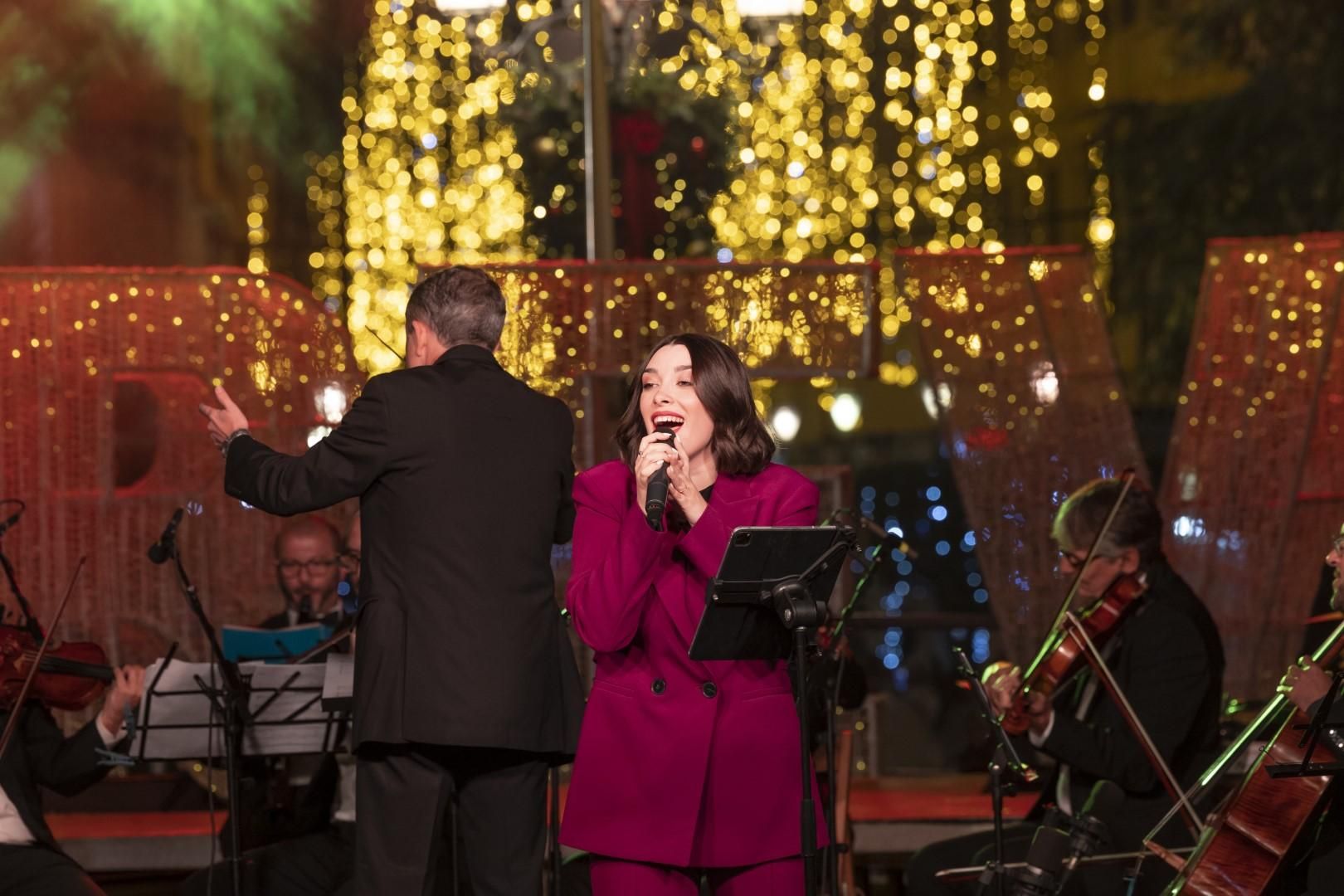 La fiesta de encendido del alumbrado especial de fiestas patronales y Navidad de Torrevieja, en imágenes