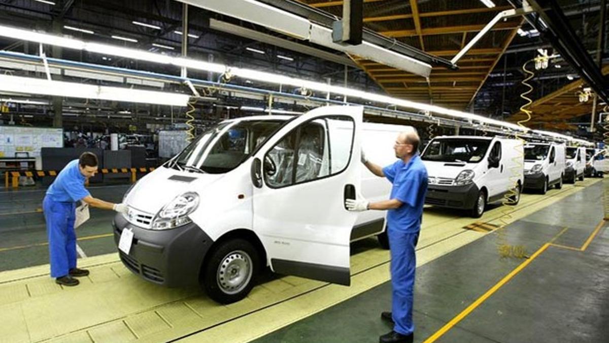 Cadena de producción de Nissan en la Zona Franca.