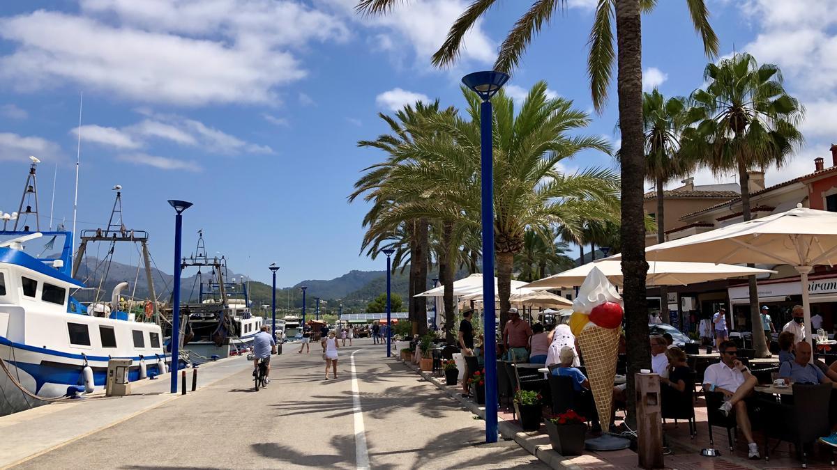 An der Promenade von Port d&#039;Andratx.