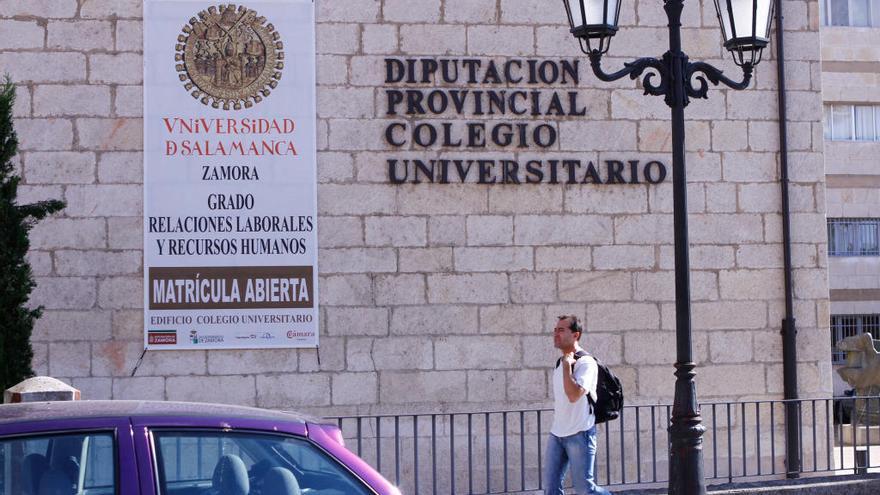 Edificio del Colegio Universitario, donde se imparte por el momento Relaciones Laborales.