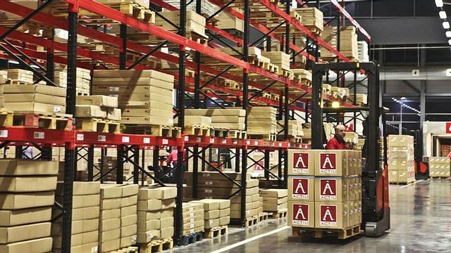 La empresa Actiu, de Castalla, se encuentra entre las que tienen más capacidad de tracción. | JUANI RUZ