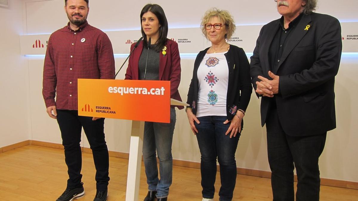 Gabriel Rufián, Marta Vilalta, Mirella Cortés y Joan Tardà, en la comparecencia en la que han anunciado su enmienda a la totalidad a los Presupuestos de Pedro Sánchez.