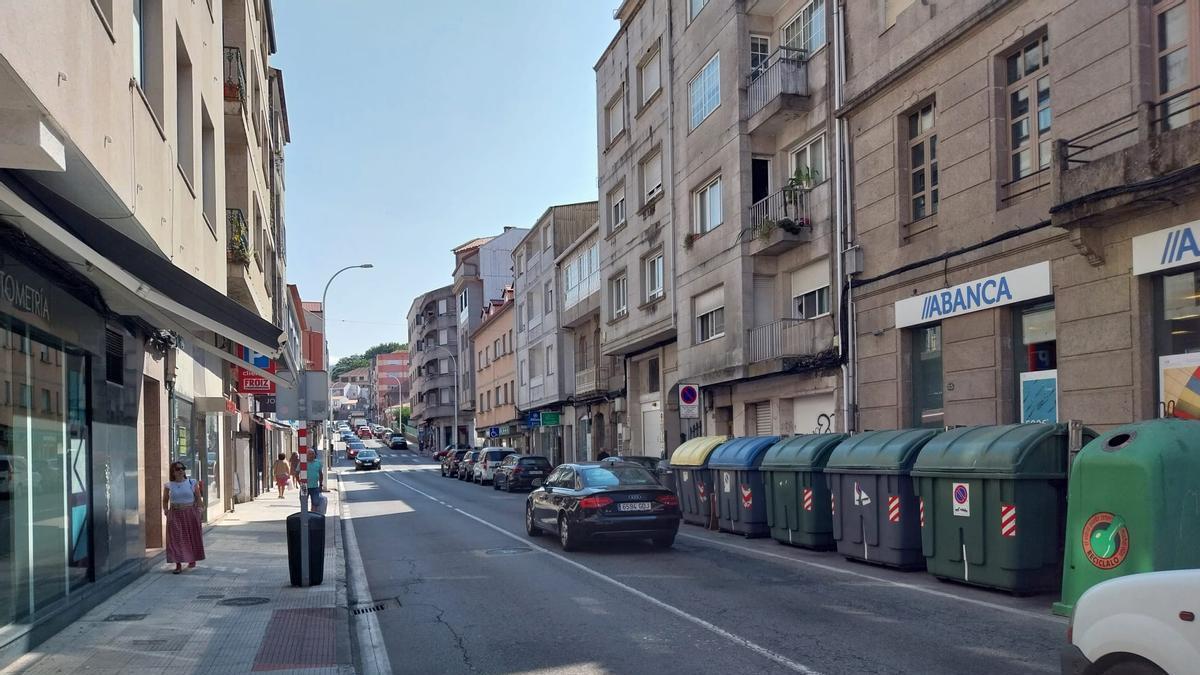 Calle Pazos Fontenla, en el centro de Bueu.