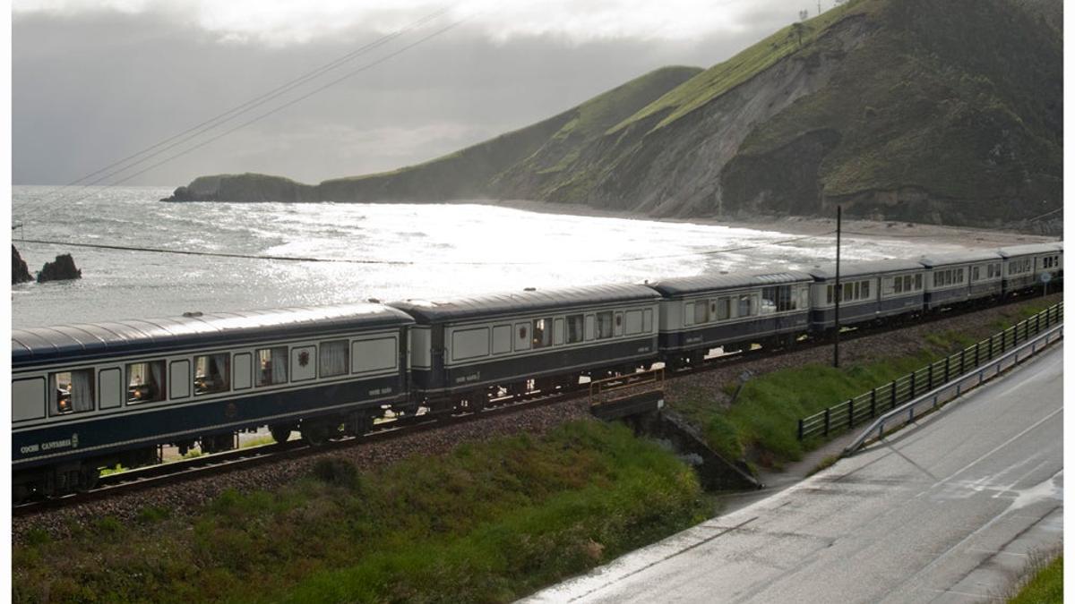 Tren Costa Verde Express