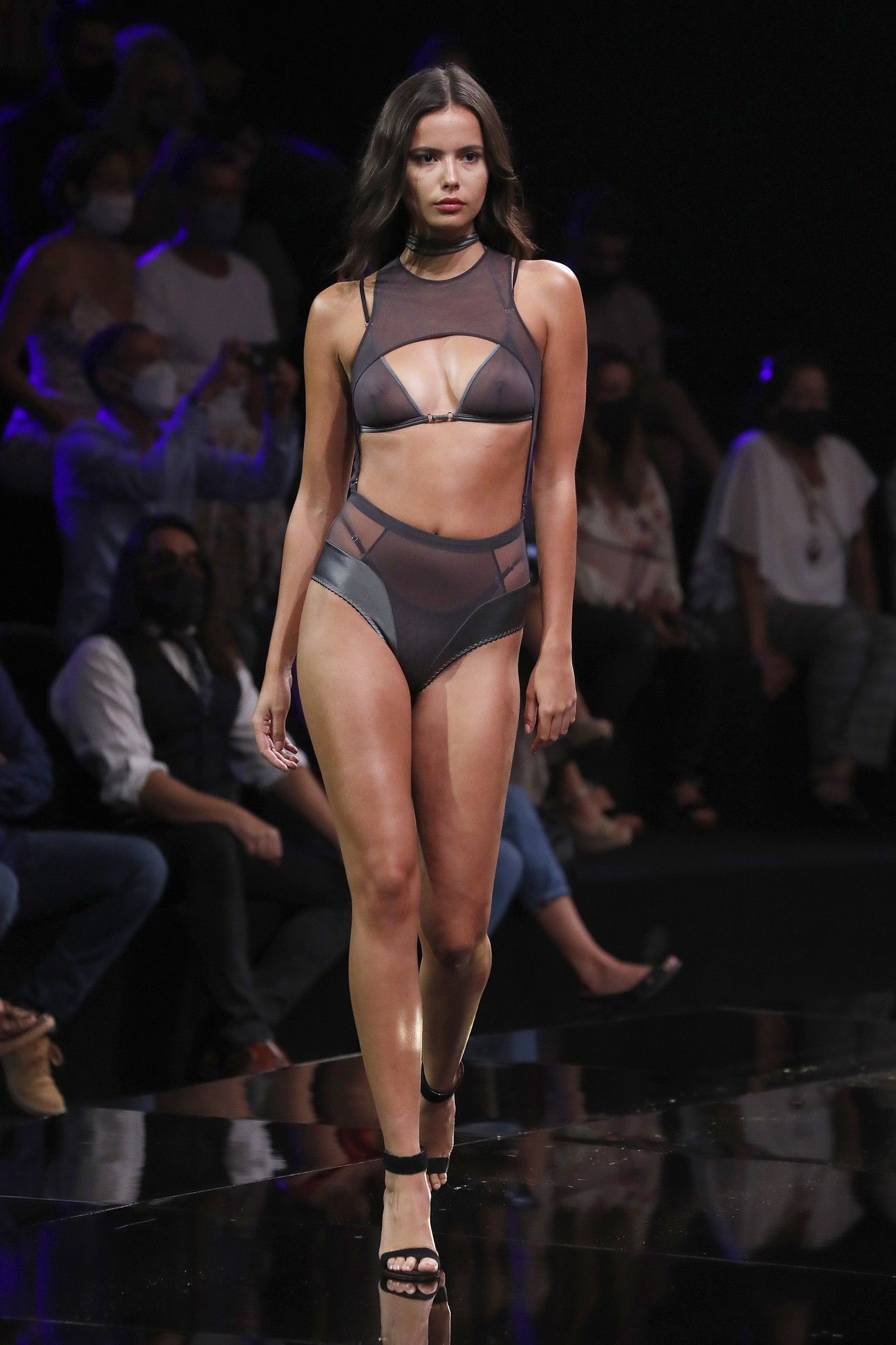 Desfile de González en la Gran Canaria Swim Week 2021 (2ª jornada)