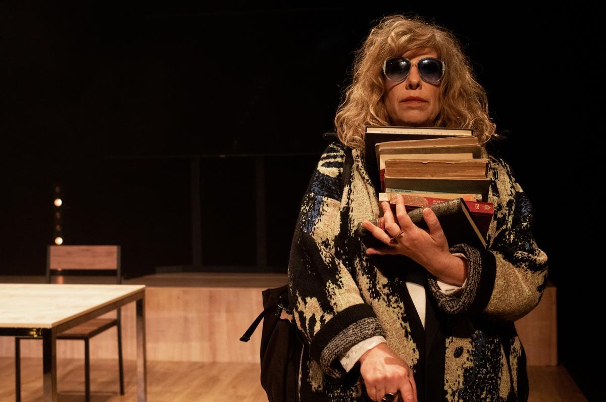 La actriz Nathalie Seseña, en &quot;Sobre la vida de los animales&quot;, adaptada al teatro por Lola Blasco.