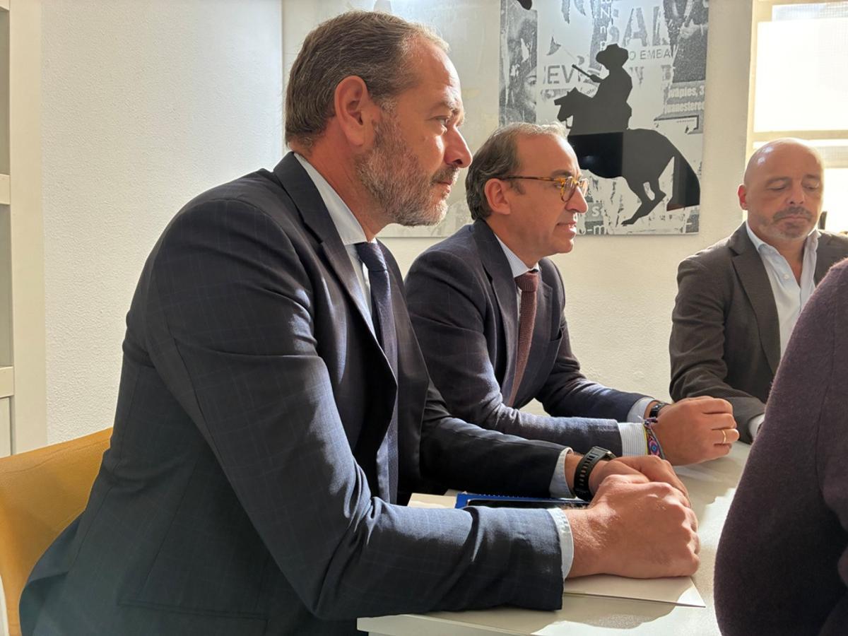 Paco Ramírez, Rafa Mateos y Pedro Muriel, durante la reunión.