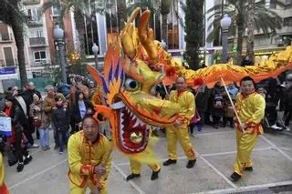 La comunidad china de Elche retoma tras la pandemia la celebración en la calle de su Año Nuevo