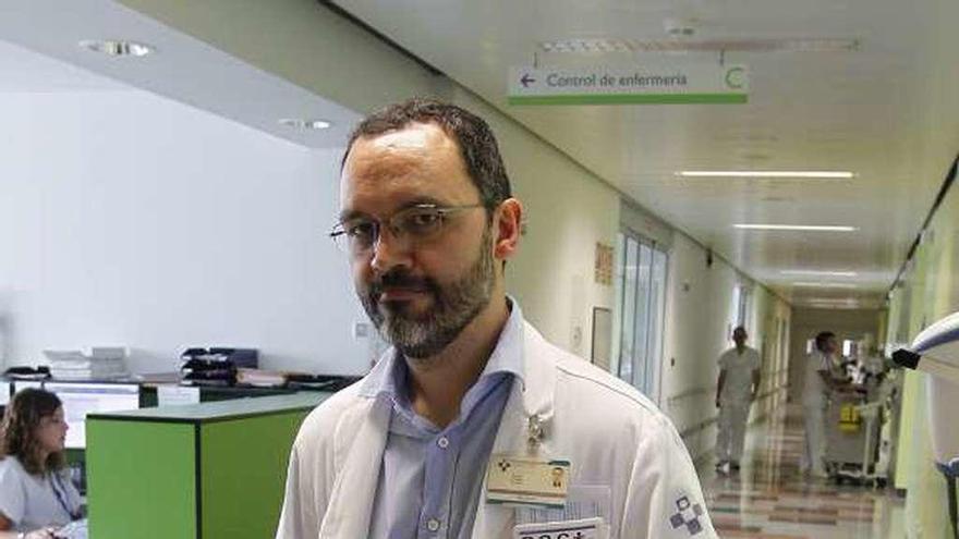 Sergio Calleja, en una planta de hospitalización del HUCA.