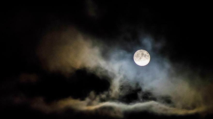 Luna llena en Extremadura: Cuándo y cómo ver la &#039;luna del lobo&#039;