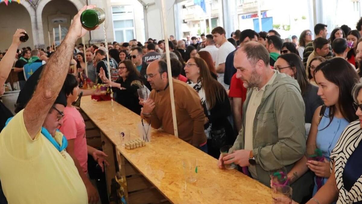 Parte del público que acudió a la Feira da Sidra 2026 en A Estrada