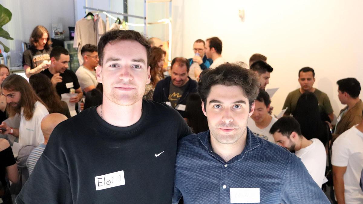 Eloi Rodríguez y Arnau Torner, impulsores de Speak Catalan, en uno de los encuentros que organizan.