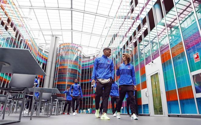 Entrenamiento del FC Barcelona en la Ciudad Deportiva del Alavés.