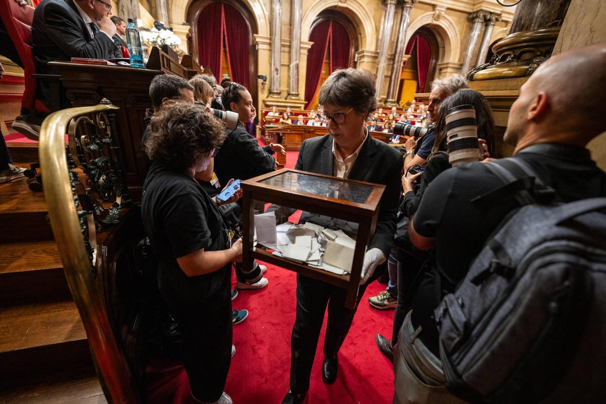 Pleno de constitución del Parlament de Catalunya tras elecciones del 12M