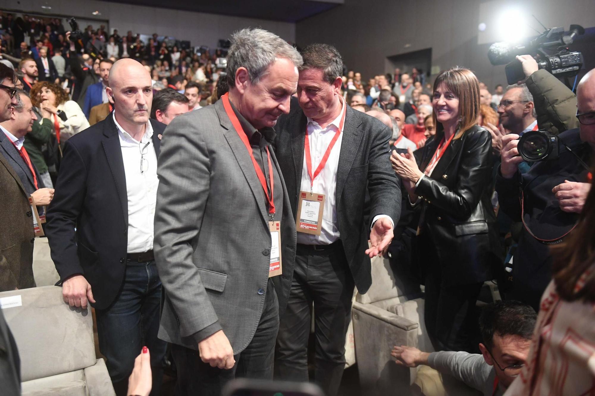 Zapatero se ofrece en A Coruña para la campaña de Besteiro