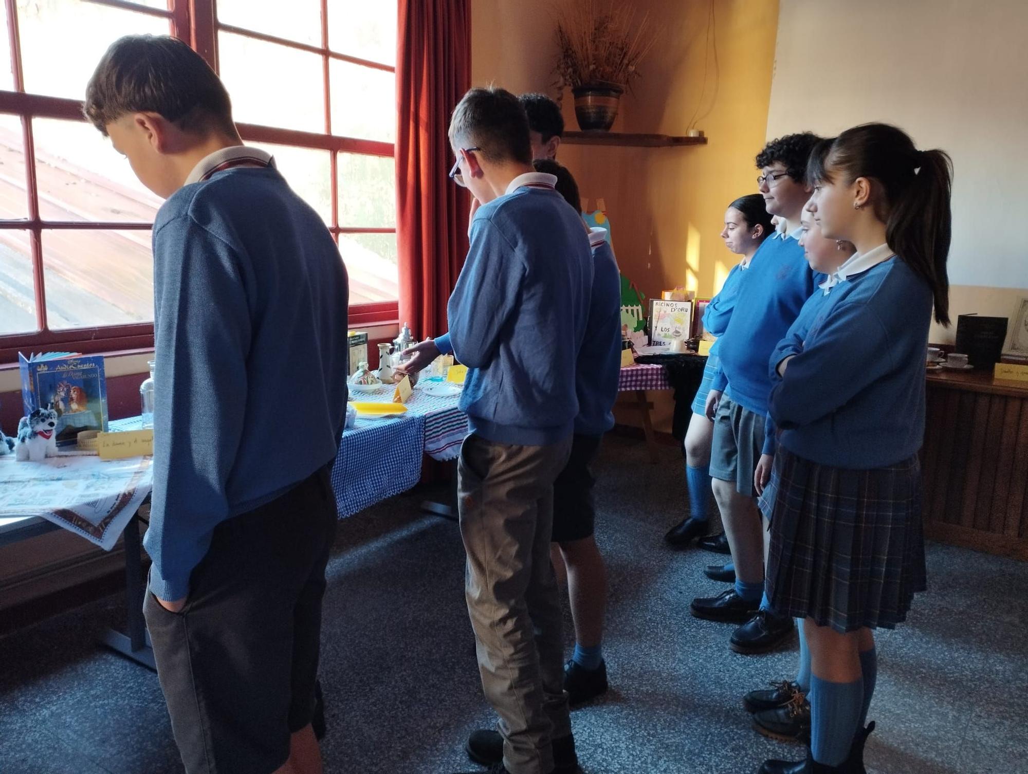Pote asturiano, queso, uvas y chocolate para celebrar el Día del Libro en el colegio Reina Adosinda de Pravia