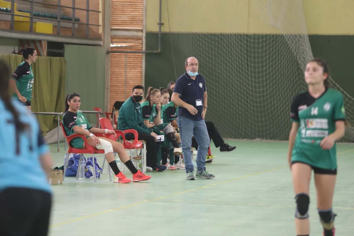 Las imágenes del Adesal-Morvedre de balonmano femenino en La Fuensanta