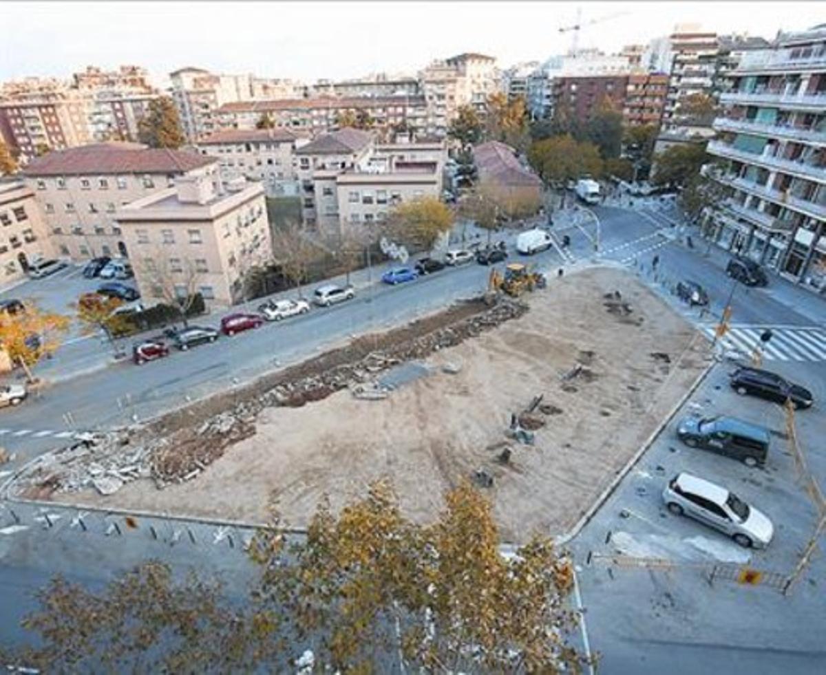 Inici de les obres de la plaça de la Mainada, a Sant Andreu.