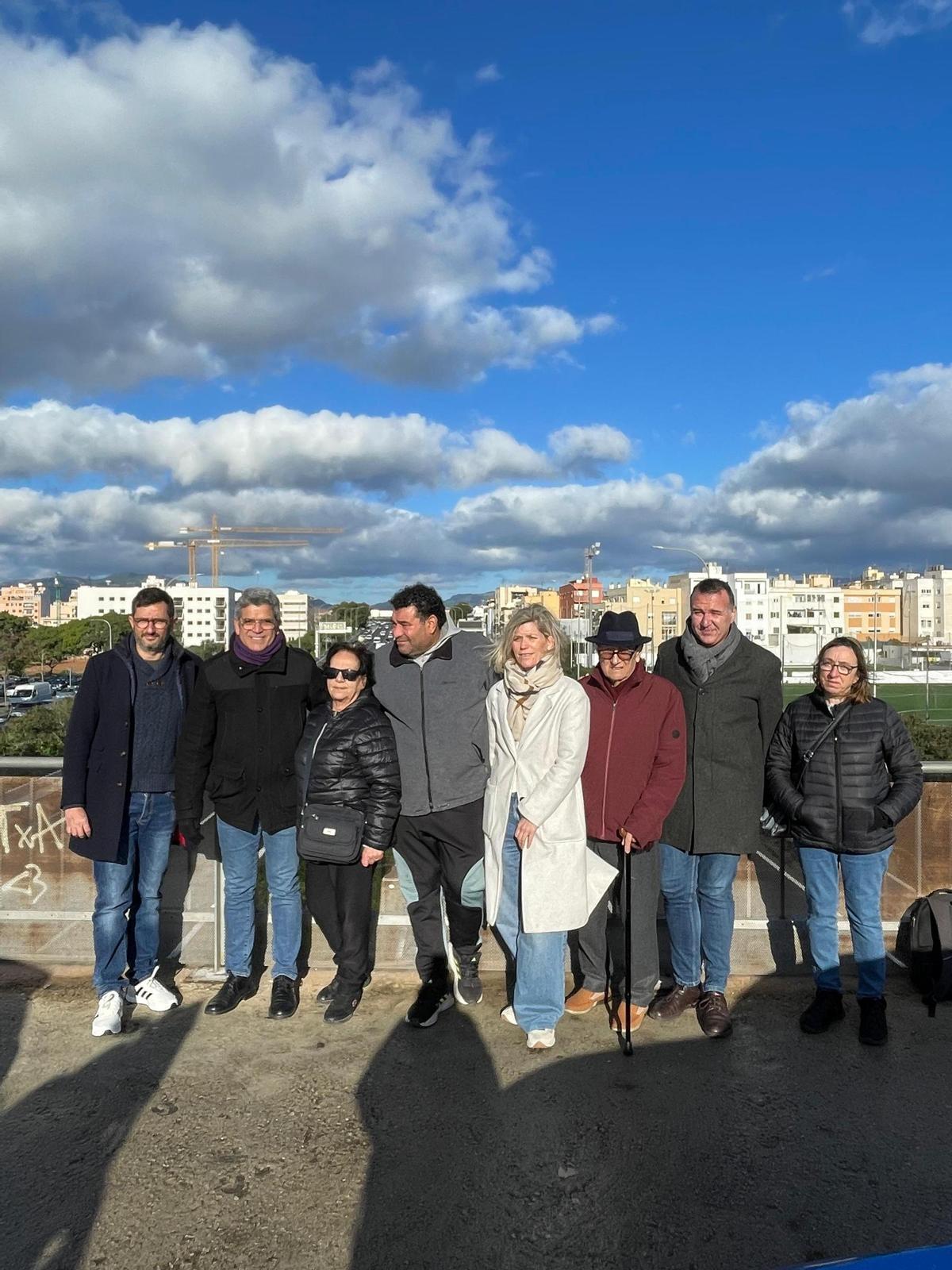 Socialistas del Consell y de Cort este lunes en la Vía de Cintura.