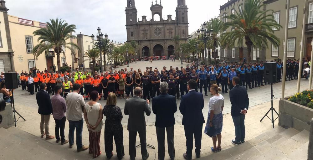 Homenaje a los trabajadores que participaron en las labores de extinción de los incendios de Gran Canaria