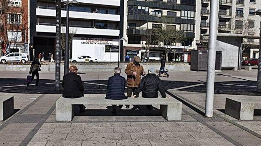 Un grupo de personas mayores, en Zamora capital.