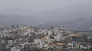 El fuerte calor marca el puente de agosto en Canarias pese al descenso térmico