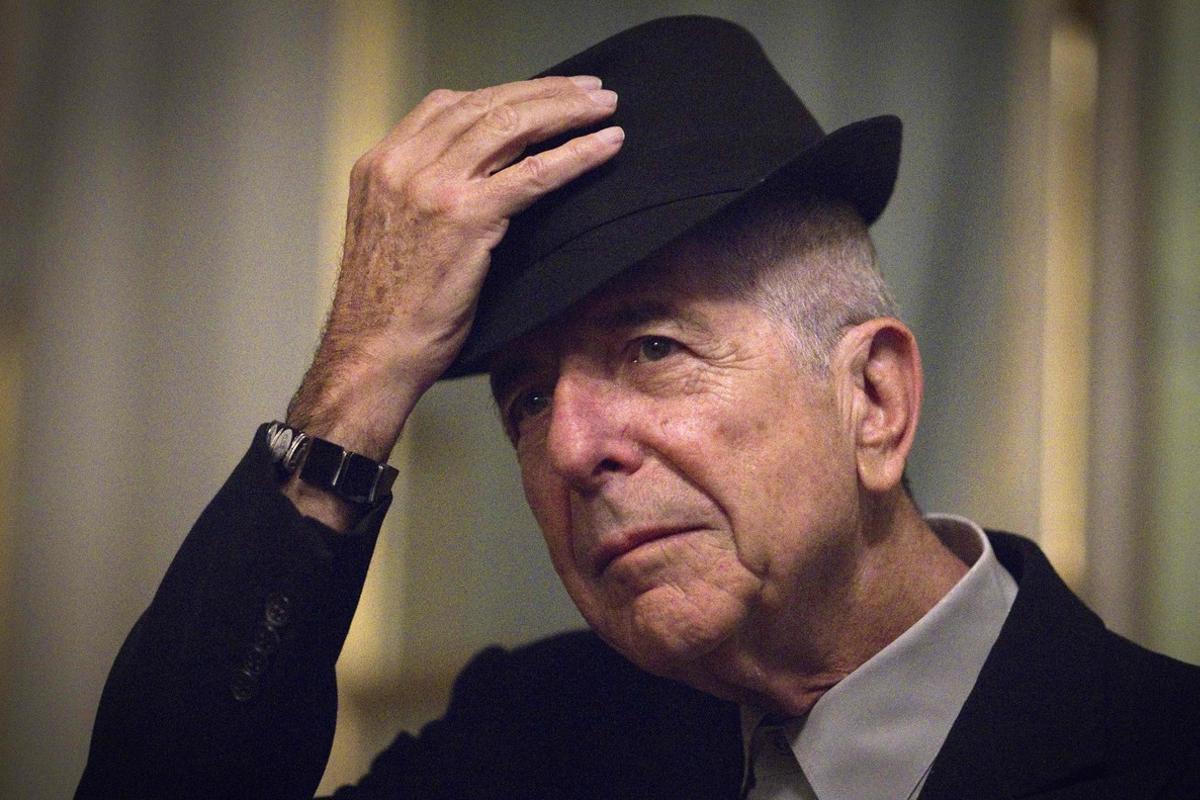  Leonard Cohen, durante una visita a París.