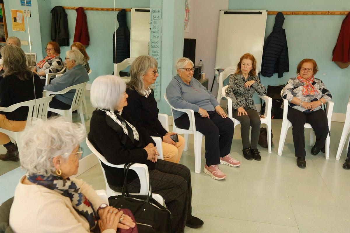 Mira las fotos del taller de bienestar emocional para mayores de 65 años