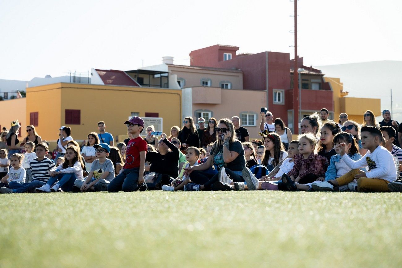 Miles de personas llenan de ilusión el Estadio de Barrial en la llegada de los Reyes Magos