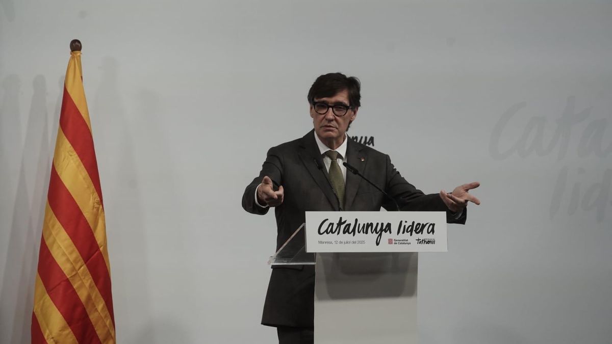 Salvador Illa a la conferència durant la qual ha anunciat el desdoblament de la C-55