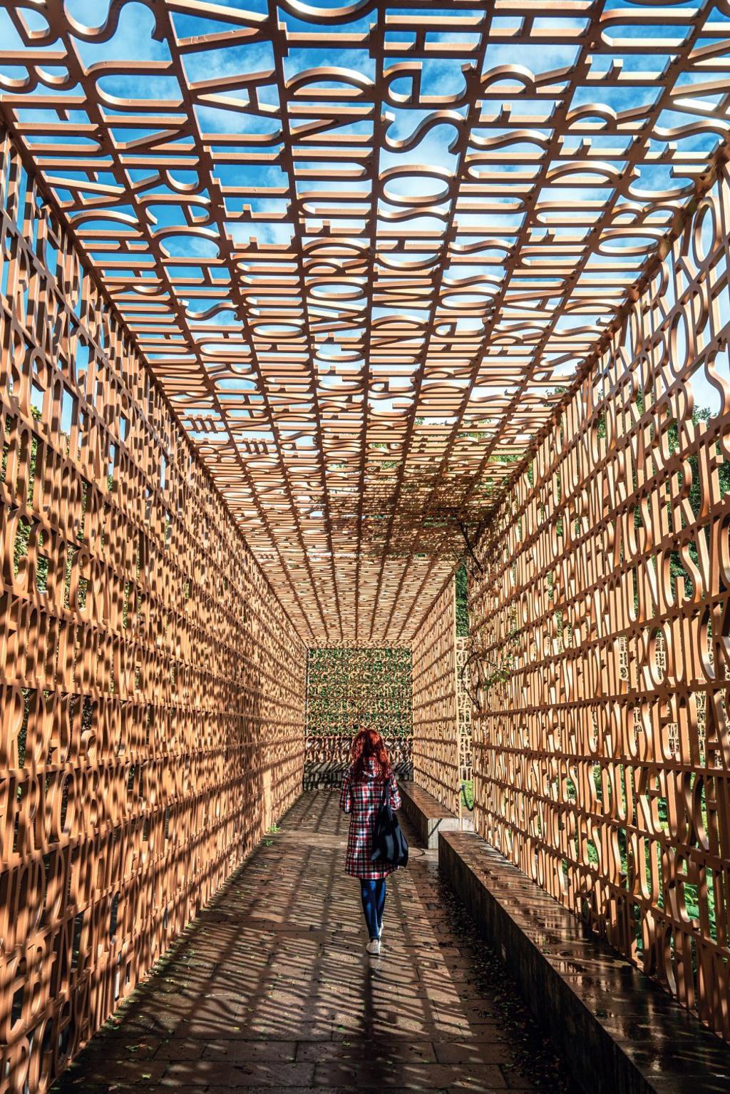 Sala del lenguaje y las palabras en el Christlicher Garten de los Jardines del Mundo
