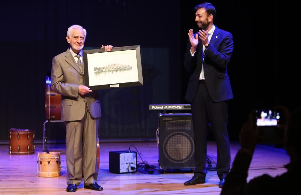 El pregonero Antón Corral animó a poner en valor las tradiciones de Galicia para que perduren en el tiempo.