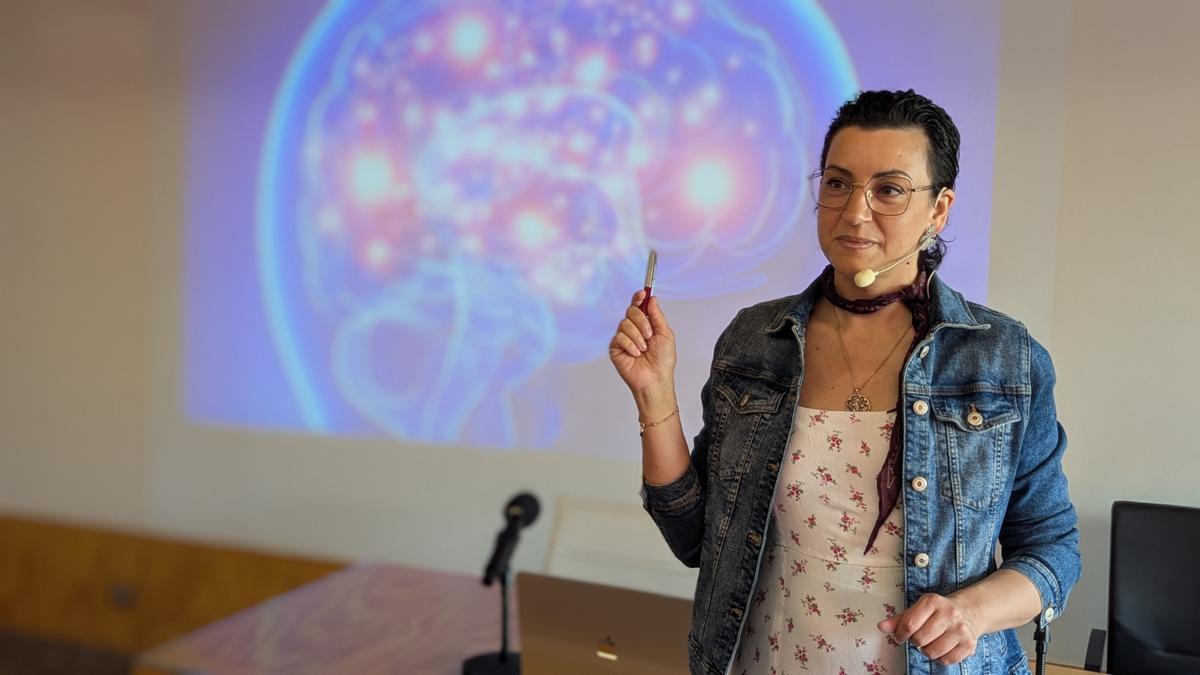 Manuela del Caño lídera un estudio con música y niños junto a la Fundación Querer.