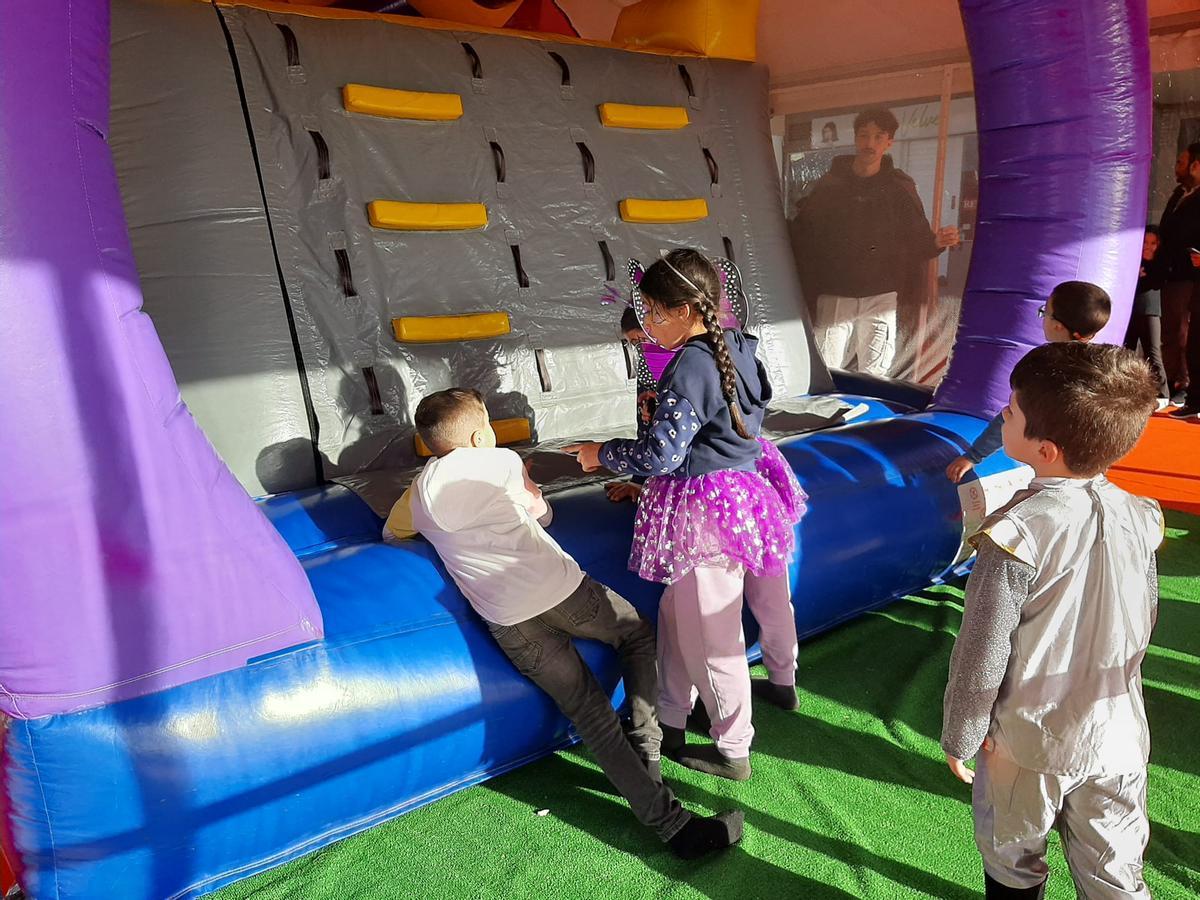 Los niños de Llanera inauguran el Antroxu por todo lo alto: el primer día de actividades, en imágenes