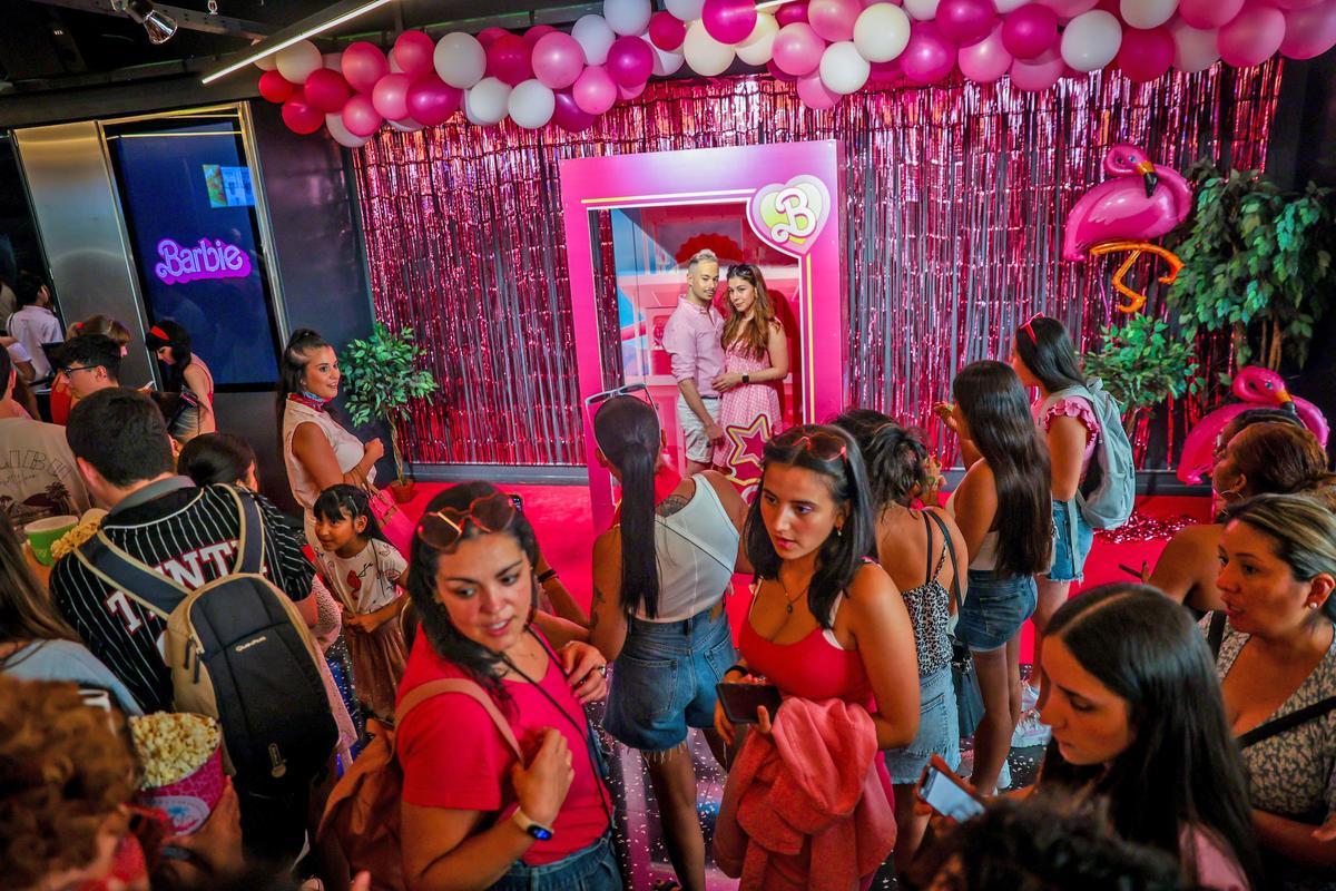 Estreno de Barbie: el público se viste de rosa