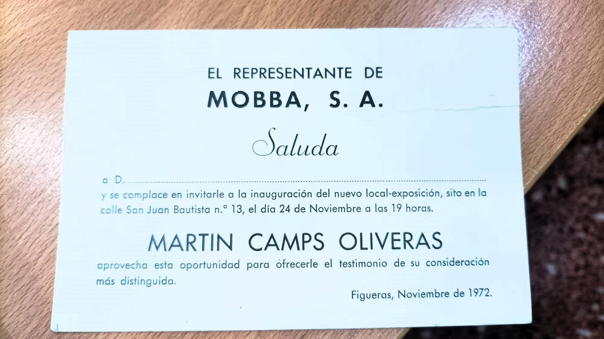 El targetó amb la invitació inaugural de 1972