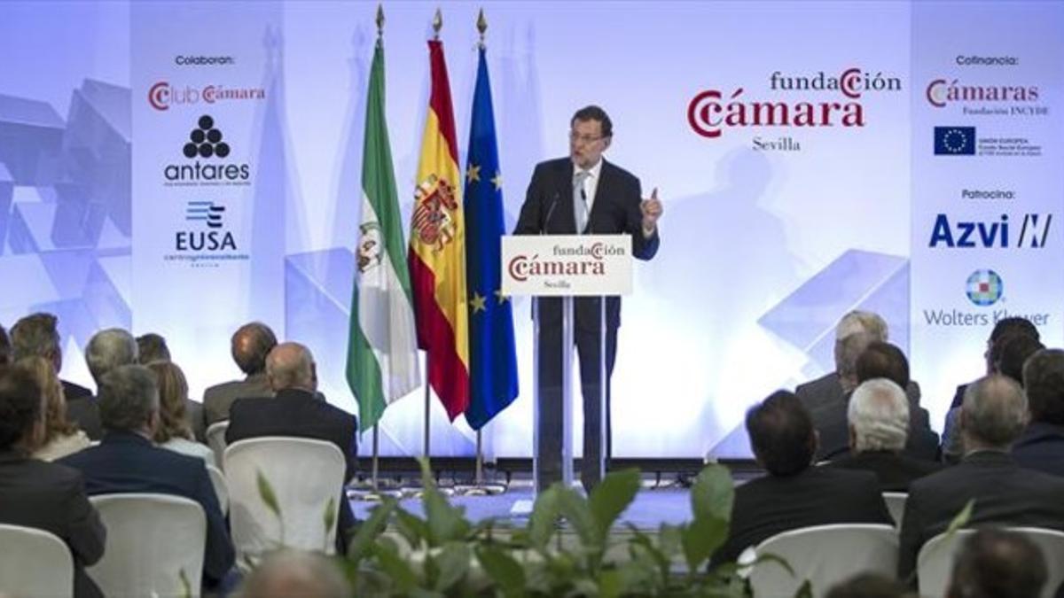 Rajoy durante su inervención ante empresarios en Sevilla.