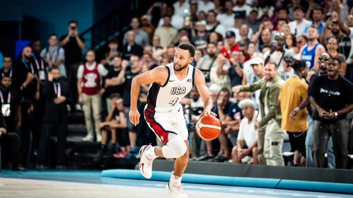 Stephen Curry fue el jugador que mantuvo a Estados Unidos durante el partido para acabar ganando