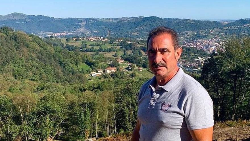 Julio González, reelegido presidente de la Sociedad de Festejos El Carbayu de Langreo: "Queremos seguir ganando socios, para pasar de 1.500 a 2.000"