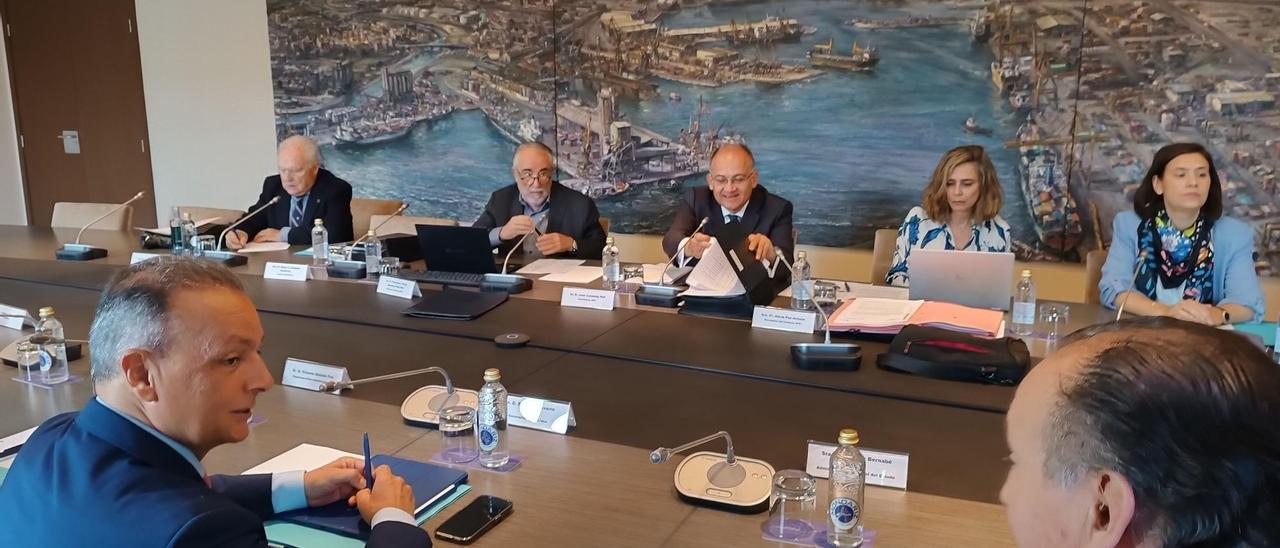 Un momento de la reunión del consejo de administración de Valenciaport del pasado mes de junio.