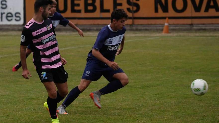 Pablo Coutado se lleva un balón en el partido ante el Tuilla en Miramar.