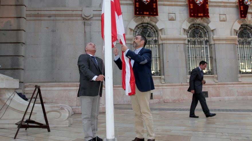 El Gobierno se enroca y mantendrá la bandera marítima