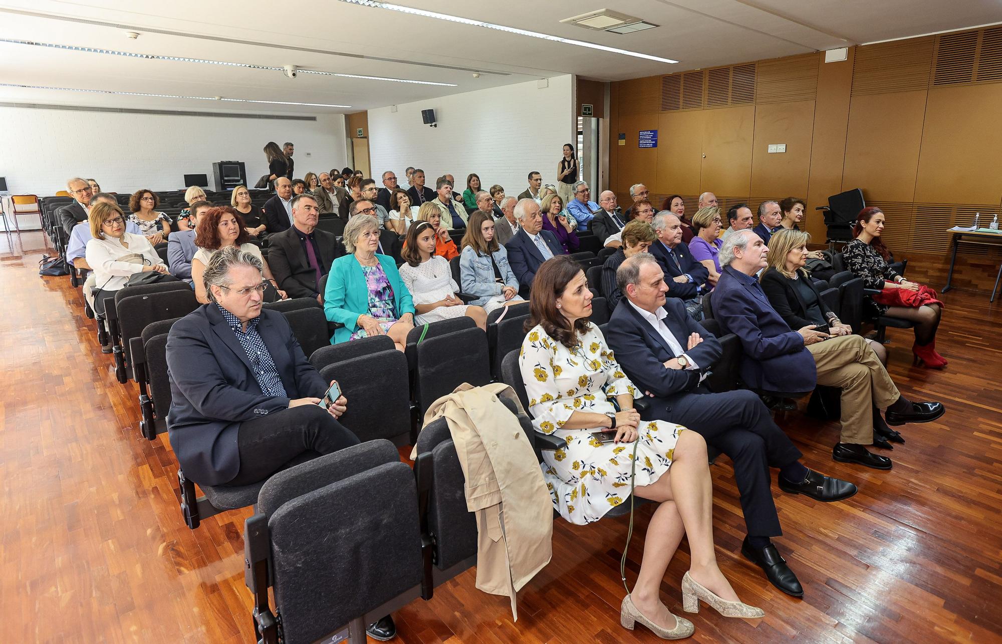 El Colegio de Docentes y Licenciados conmemora sus 80 años en Alicante