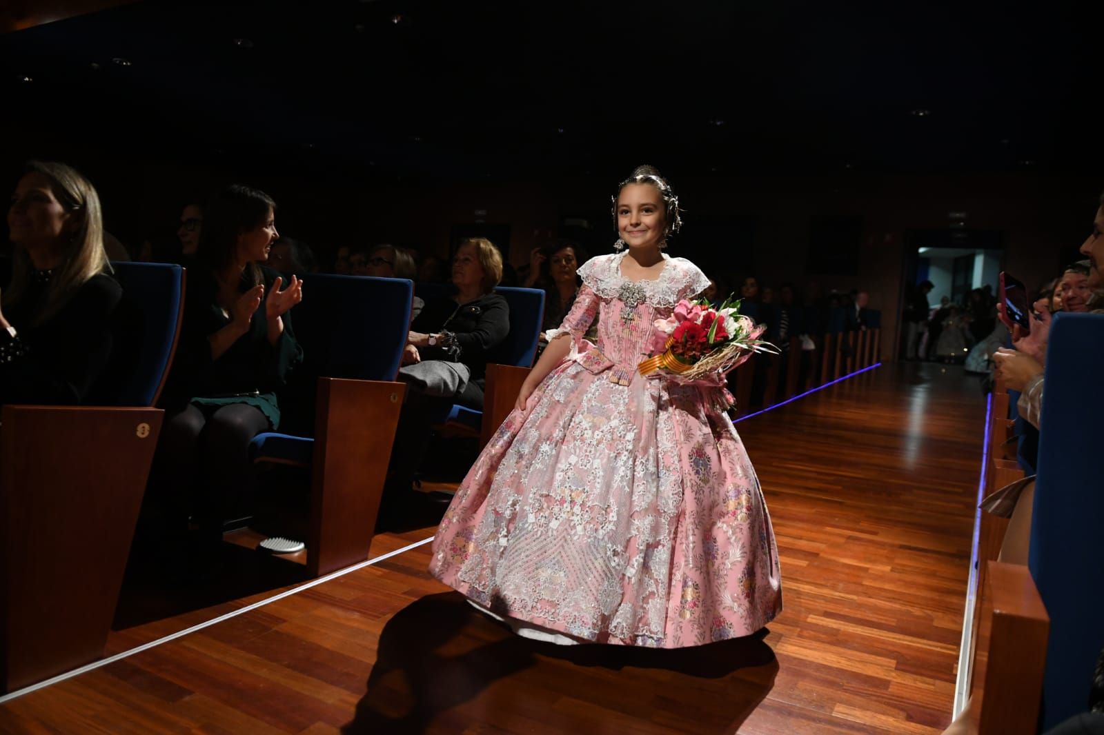 La exaltación de la reina fallera infantil de Burriana del 2023, en imágenes