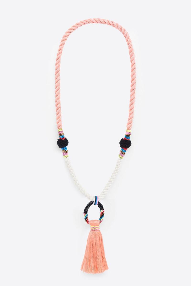 Collar de cuerda (precio: 3,99 euros)